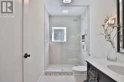 471 COUNTRY CLUB CRESCENT | Mississauga Ontario | Slide Image Nineteen