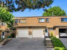 67 - 121 L'AMOREAUX DRIVE | Toronto Ontario | Slide Image Two
