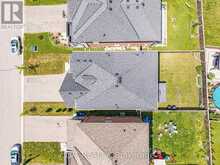 20 MANOR FOREST ROAD | East Gwillimbury Ontario | Slide Image Three