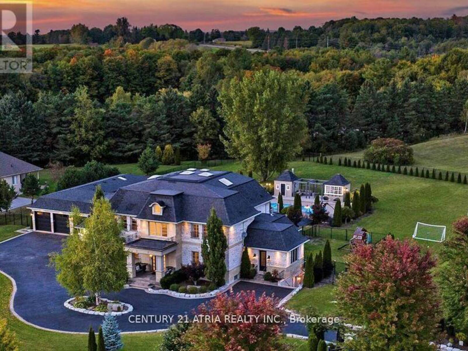111 LAKE WOODS DRIVE, Whitchurch-Stouffville, Ontario L4A 1P1