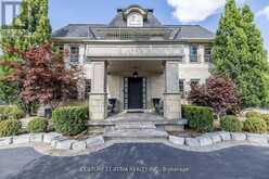 111 LAKE WOODS DRIVE | Whitchurch-Stouffville Ontario | Slide Image Four