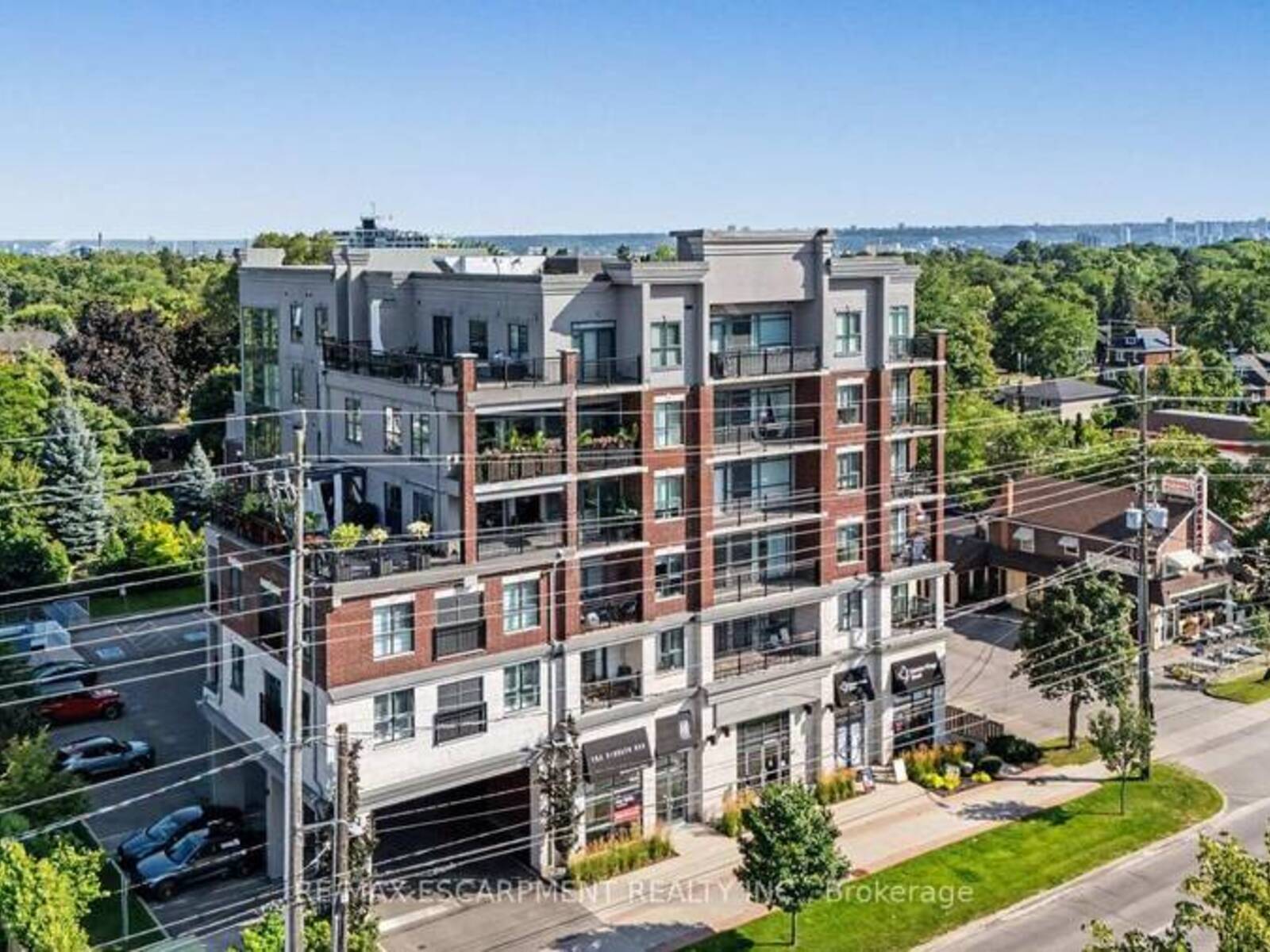 206 - 34 PLAINS ROAD E, Burlington, Ontario L7T 0B9