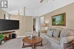 39 RIVERSIDE DRIVE | Lindsay Ontario | Slide Image Nine