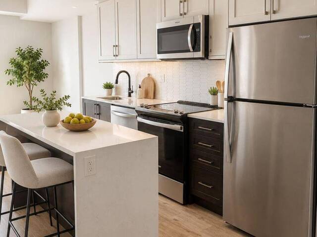 110 - 201 BROCK STREET S Whitby Ontario, L1N 0P8 - 3 Bedrooms Condo For Sale
