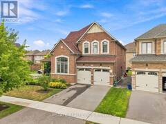 18 BLENHEIM CIRCLE Whitby Ontario, L1P 0E2