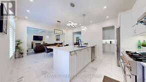 27 JOINER CIRCLE | Whitchurch-Stouffville Ontario | Slide Image Fifteen