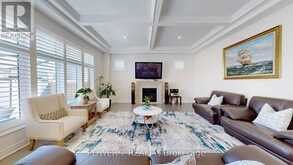 27 JOINER CIRCLE | Whitchurch-Stouffville Ontario | Slide Image Ten