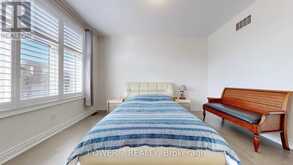27 JOINER CIRCLE | Whitchurch-Stouffville Ontario | Slide Image Thirty-five