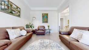 27 JOINER CIRCLE | Whitchurch-Stouffville Ontario | Slide Image Six
