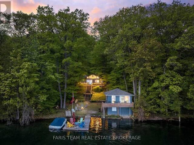 112 FARLAIN LAKE ROAD E Tiny Ontario, L9M 0B5 - 5 Bedrooms Waterfront Home For sale
