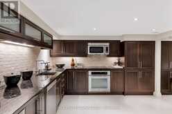 19 THE KINGSWAY | Toronto Ontario | Slide Image Thirty-three