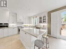 32 LAKE FOREST DRIVE | Richmond Hill Ontario | Slide Image Fifteen