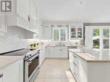 32 LAKE FOREST DRIVE | Richmond Hill Ontario | Slide Image Seventeen