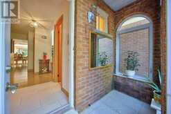 15 CRAIGLEE DRIVE | Toronto Ontario | Slide Image Three