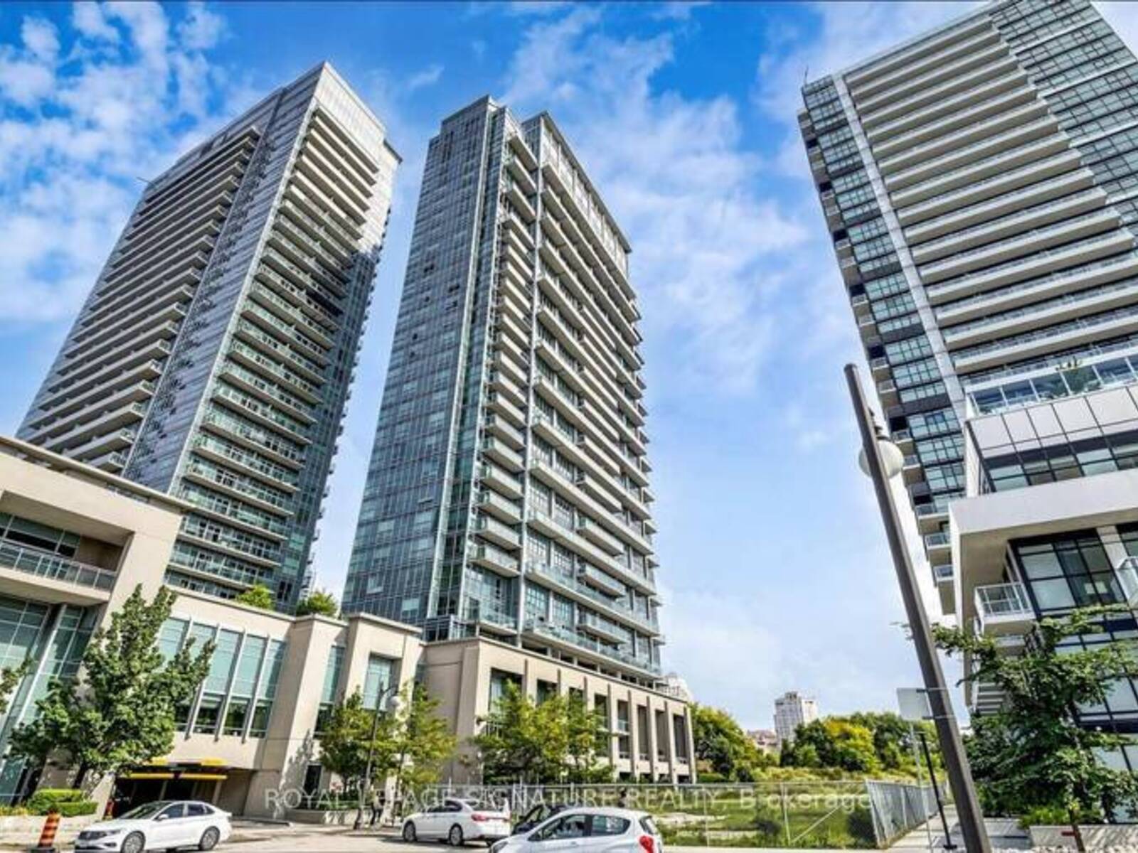 2524 - 165 LEGION ROAD, Toronto, Ontario M8Y 0B3