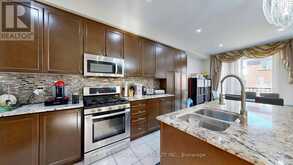 27 GIVON STREET | Vaughan Ontario | Slide Image Fourteen