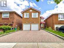 103 WHITCHURCH MEWS | Mississauga Ontario | Slide Image Three