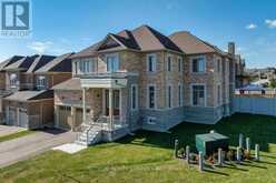 6 BARROW AVENUE | Bradford West Gwillimbury Ontario | Slide Image Four