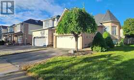 25 BEDELL CRESCENT | Whitby Ontario | Slide Image Three