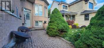 25 BEDELL CRESCENT | Whitby Ontario | Slide Image Four