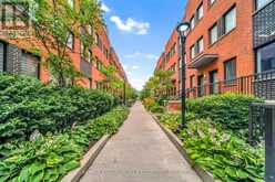60 - 60 WINSTON PARK BOULEVARD | Toronto Ontario | Slide Image Nineteen