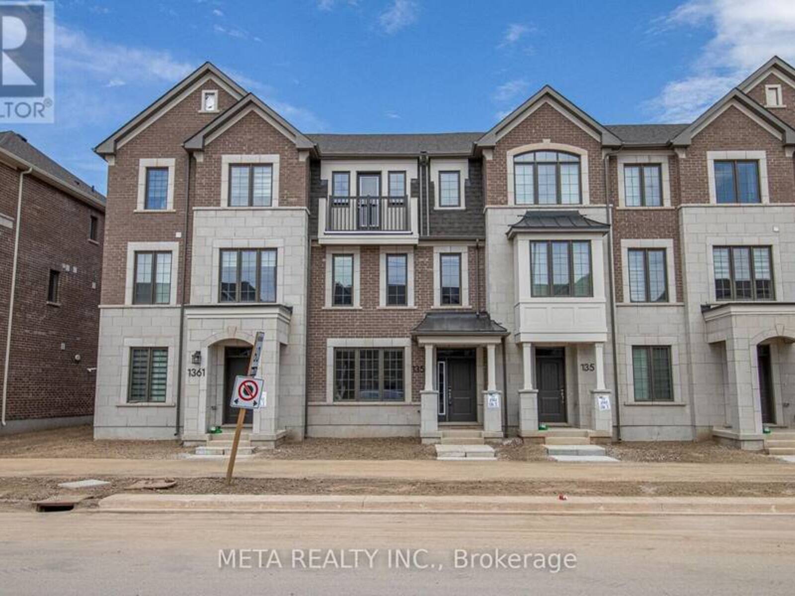 1359 WILLIAM HALTON PARKWAY, Oakville, Ontario L6H 7B3