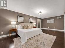 939 GORING CIRCLE | Newmarket Ontario | Slide Image Eighteen