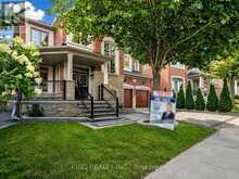 939 GORING CIRCLE | Newmarket Ontario | Slide Image Three