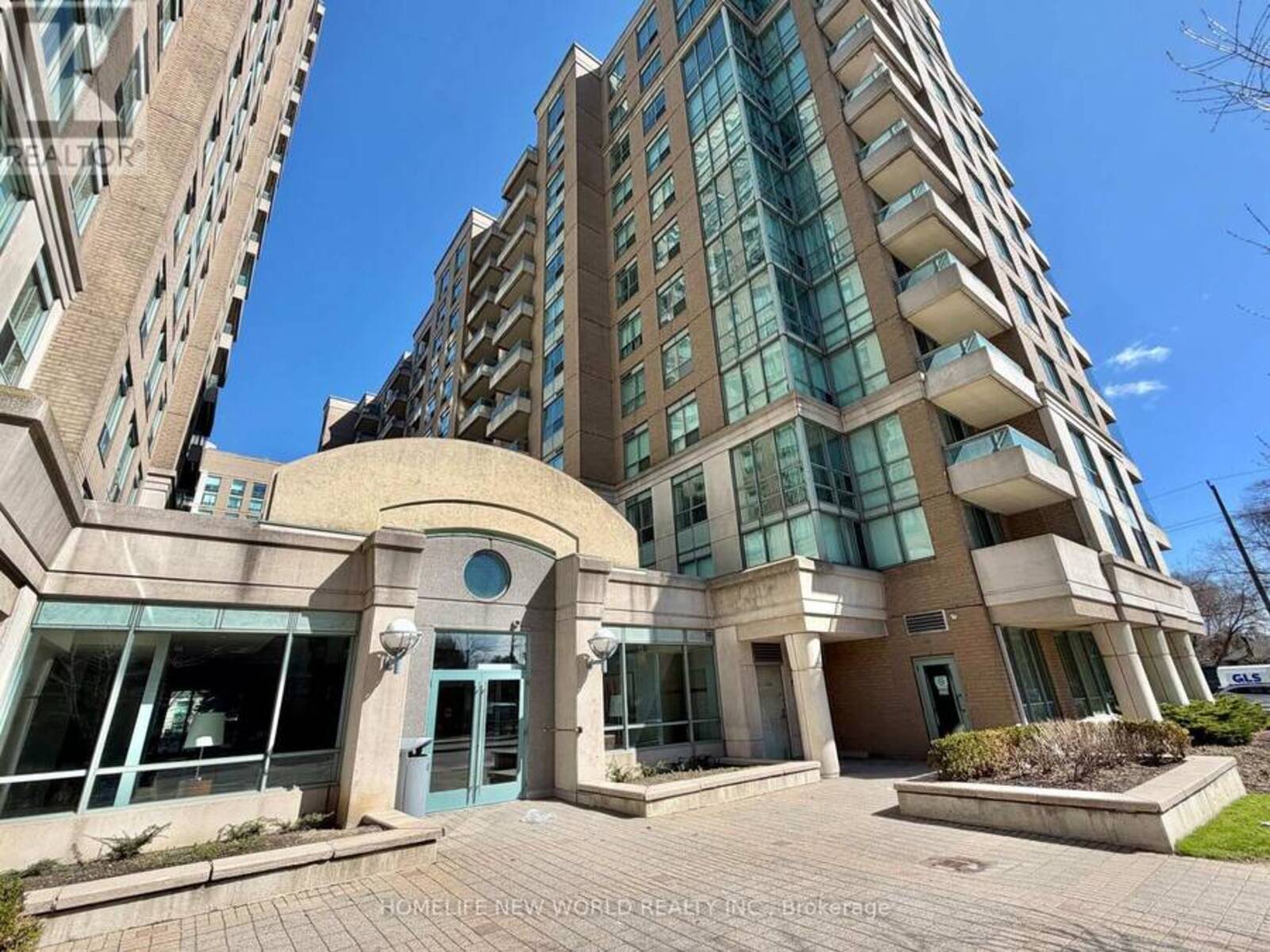 303 - 39 PEMBERTON AVENUE, Toronto, Ontario M2M 4L6