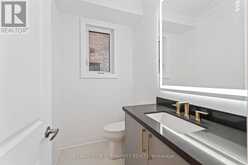 42 GLOBEMASTER LANE | Richmond Hill Ontario | Slide Image Six
