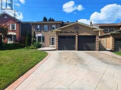 1221 FIELDSTONE CIRCLE Pickering Ontario, L1X 1B9