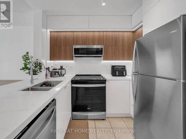 1202 - 11 ONEIDA CRESCENT Richmond Hill Ontario, L4B 0A1 - 2 Bedrooms Condo For Sale