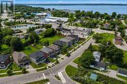 7 RICHMOND PARK DRIVE | Georgina Ontario | Slide Image Six