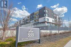 PH401 - 555 WILLIAM GRAHAM DRIVE | Aurora Ontario | Slide Image One