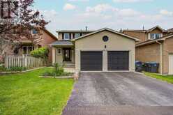 2105 FOLKWAY DRIVE | Mississauga Ontario | Slide Image Three