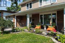40 FARMINGDALE CRESCENT | Barrie Ontario | Slide Image Three
