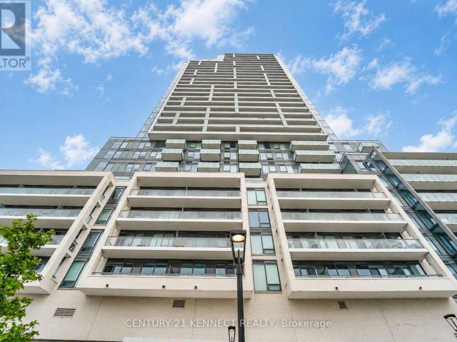 826 - 7 GOLDEN LION HEIGHTS, Toronto, Ontario M2M 0C1