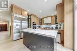 65 WARBLER CIRCLE | Toronto Ontario | Slide Image Seventeen