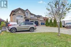 65 WARBLER CIRCLE | Toronto Ontario | Slide Image Four