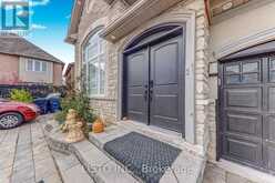 65 WARBLER CIRCLE | Toronto Ontario | Slide Image Five