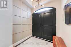65 WARBLER CIRCLE | Toronto Ontario | Slide Image Six