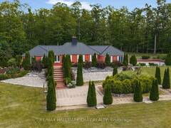 24 WOODLAND CRESCENT Barrie Ontario, L4M 4Y8