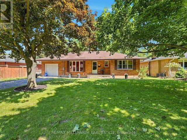 22 MONTGOMERY ROAD St. Thomas Ontario, N5R 1S5 - 6 Bedrooms Home For Sale