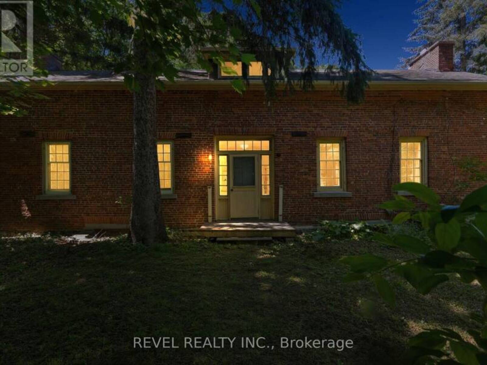 41 MILL STREET, Mississauga, Ontario L5M 1Y3