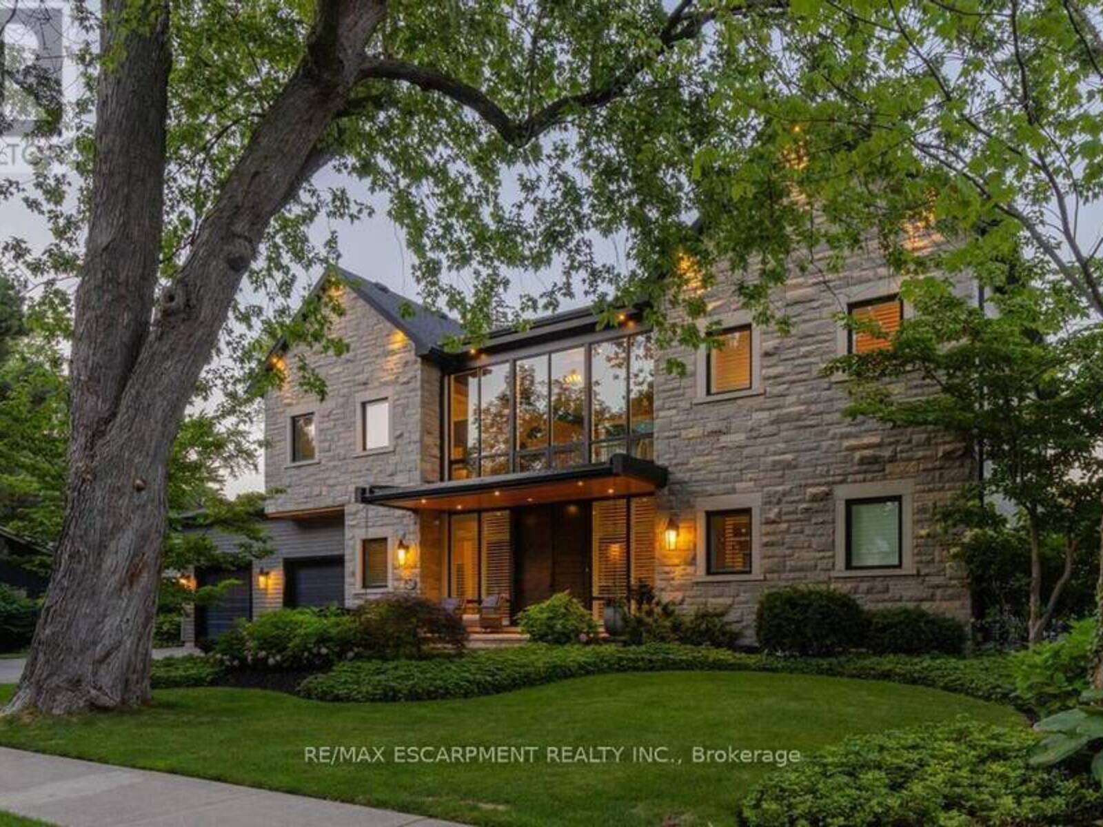 253 ROSSMORE BOULEVARD, Burlington, Ontario L7N 1R4