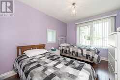 19 BATTERSEA CRESCENT | Toronto Ontario | Slide Image Thirteen