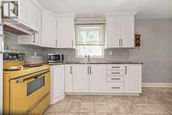 19 BATTERSEA CRESCENT | Toronto Ontario | Slide Image Six