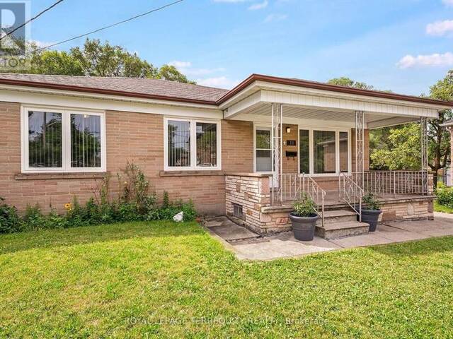 19 BATTERSEA CRESCENT Toronto Ontario, M6L 1G7 - 4 Bedrooms Home For Sale