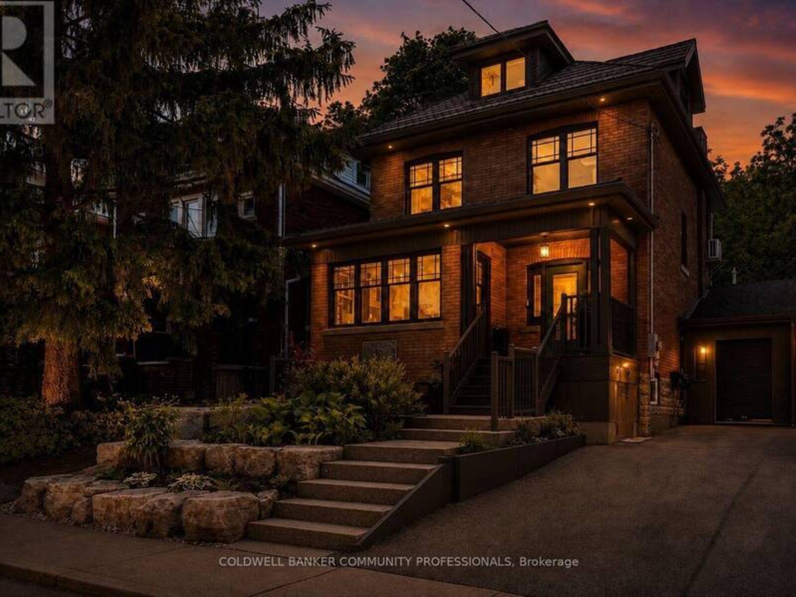 99 HILLCREST AVENUE, Hamilton, Ontario L8P 2X1