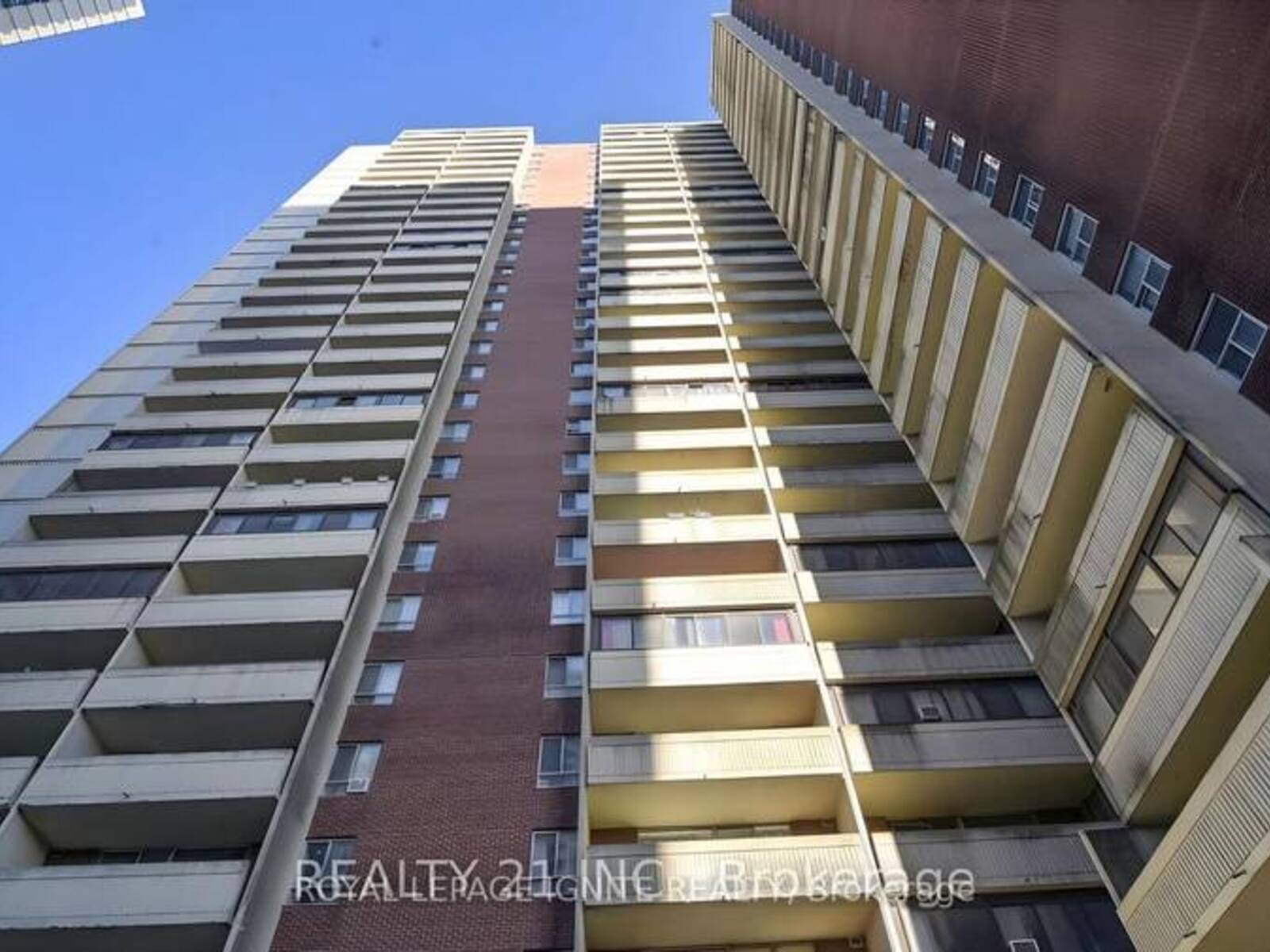 415 - 5 MASSEY SQUARE, Toronto, Ontario M4C 5L6